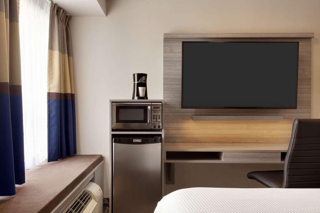 Microtel Inn & Suites By Wyndham Kanata Ottawa West Habitación foto