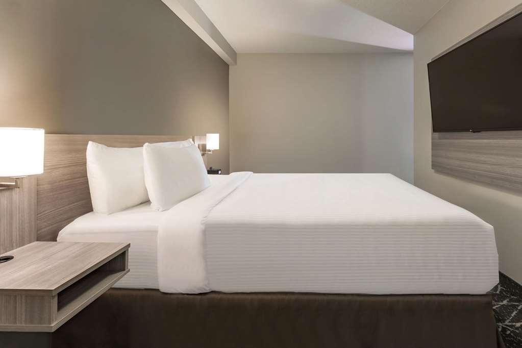 Microtel Inn & Suites By Wyndham Kanata Ottawa West Habitación foto