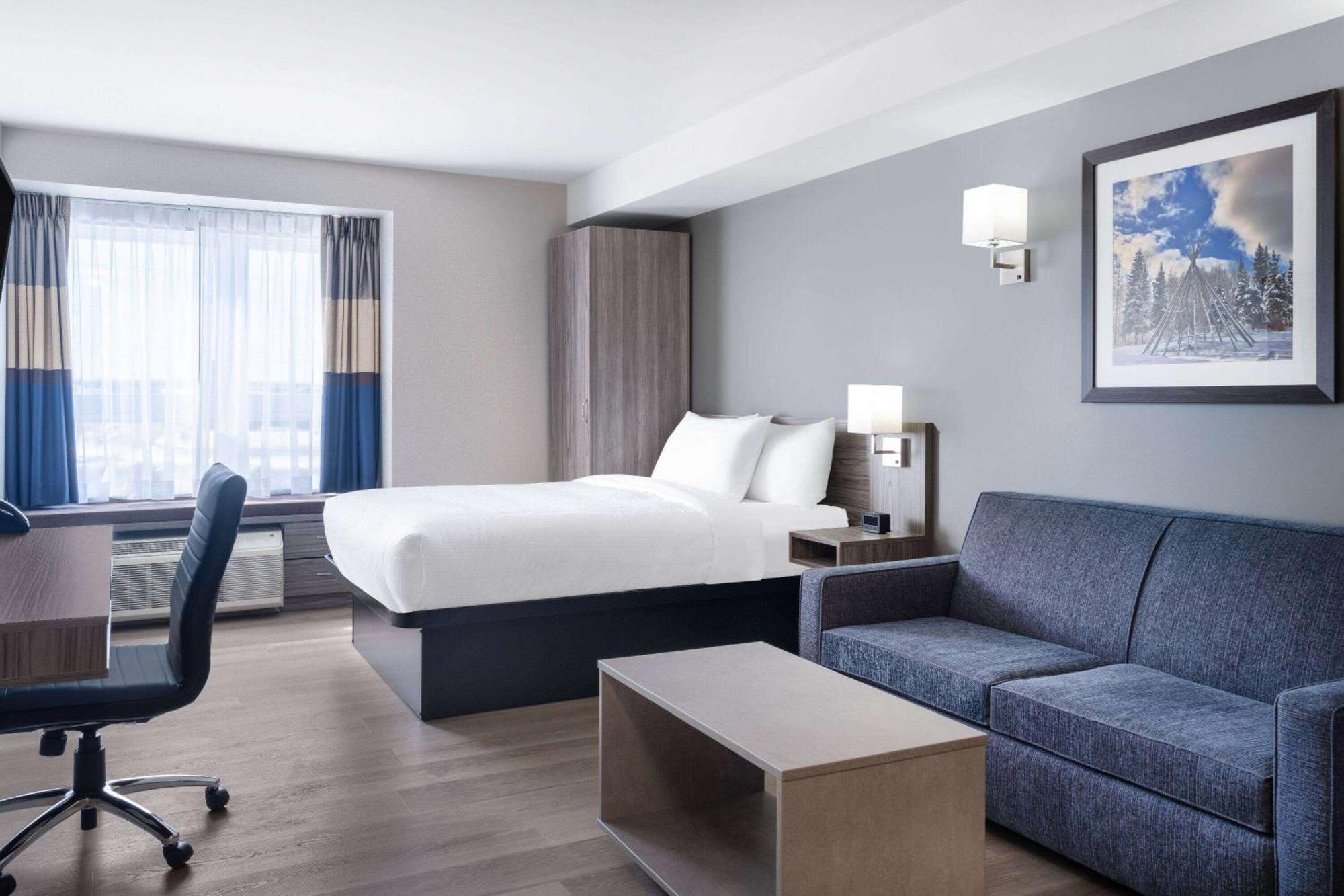 Microtel Inn & Suites By Wyndham Kanata Ottawa West Exterior foto